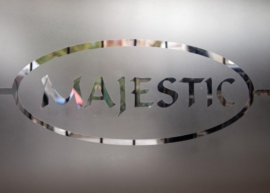 Hotel Majestic Яссы Экстерьер фото